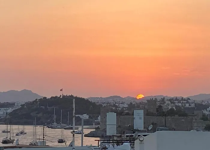 Izan Bakis Aparthotel