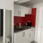 מלון דירות Izan Bakis 3*