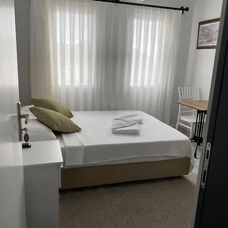 Izan Bakis Aparthotel