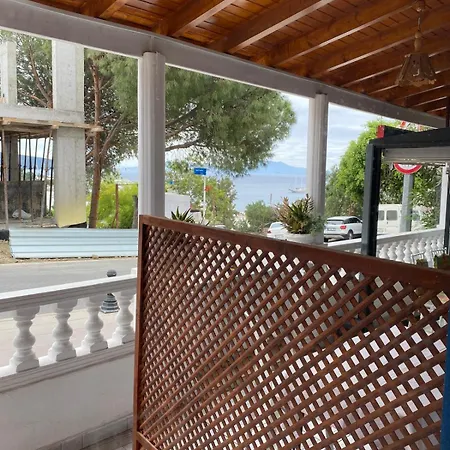 Izan Bakis Lejlighedshotel 3*