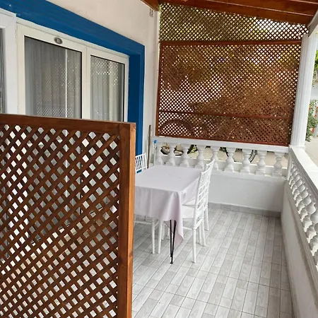 Lejlighedshotel Izan Bakis 3*