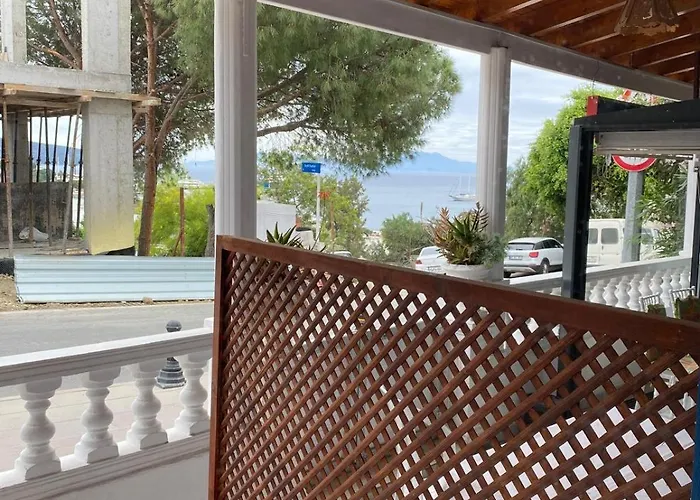 Izan Bakis Appart hôtel 3*