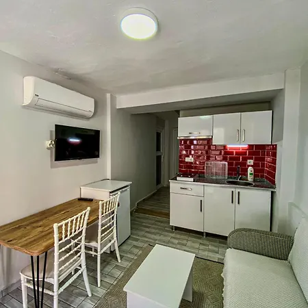 Izan Bakis בודרום