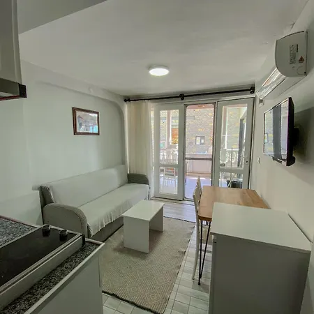 Apartmanhotel Izan Bakis 3*