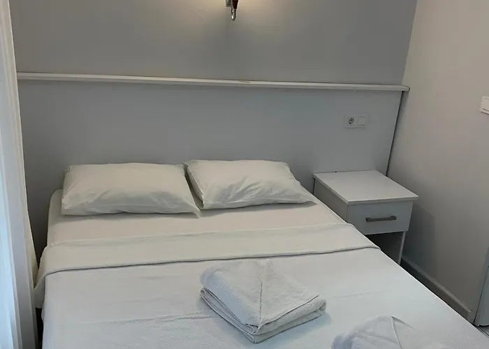 Izan Bakis מלון דירות 3*