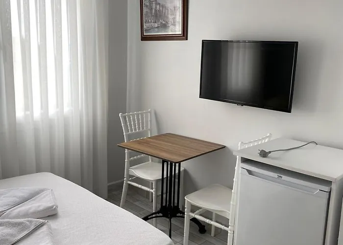 Izan Bakis בודרום