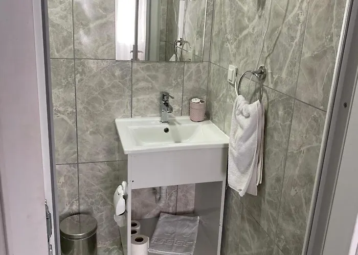 Izan Bakis בודרום